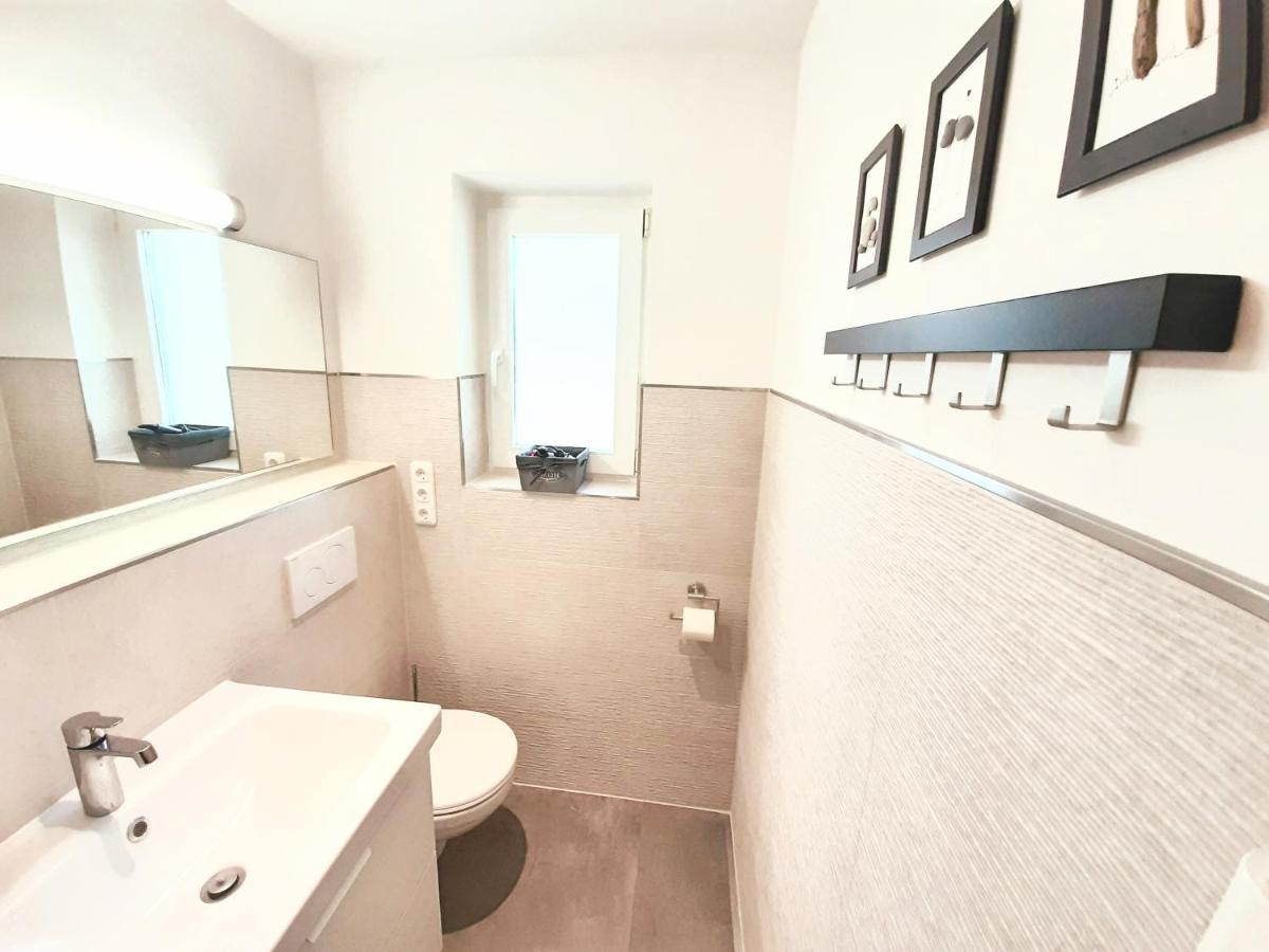 Boddenhus Ruegen - Fewo Schwalbe เบรเกอ ภายนอก รูปภาพ